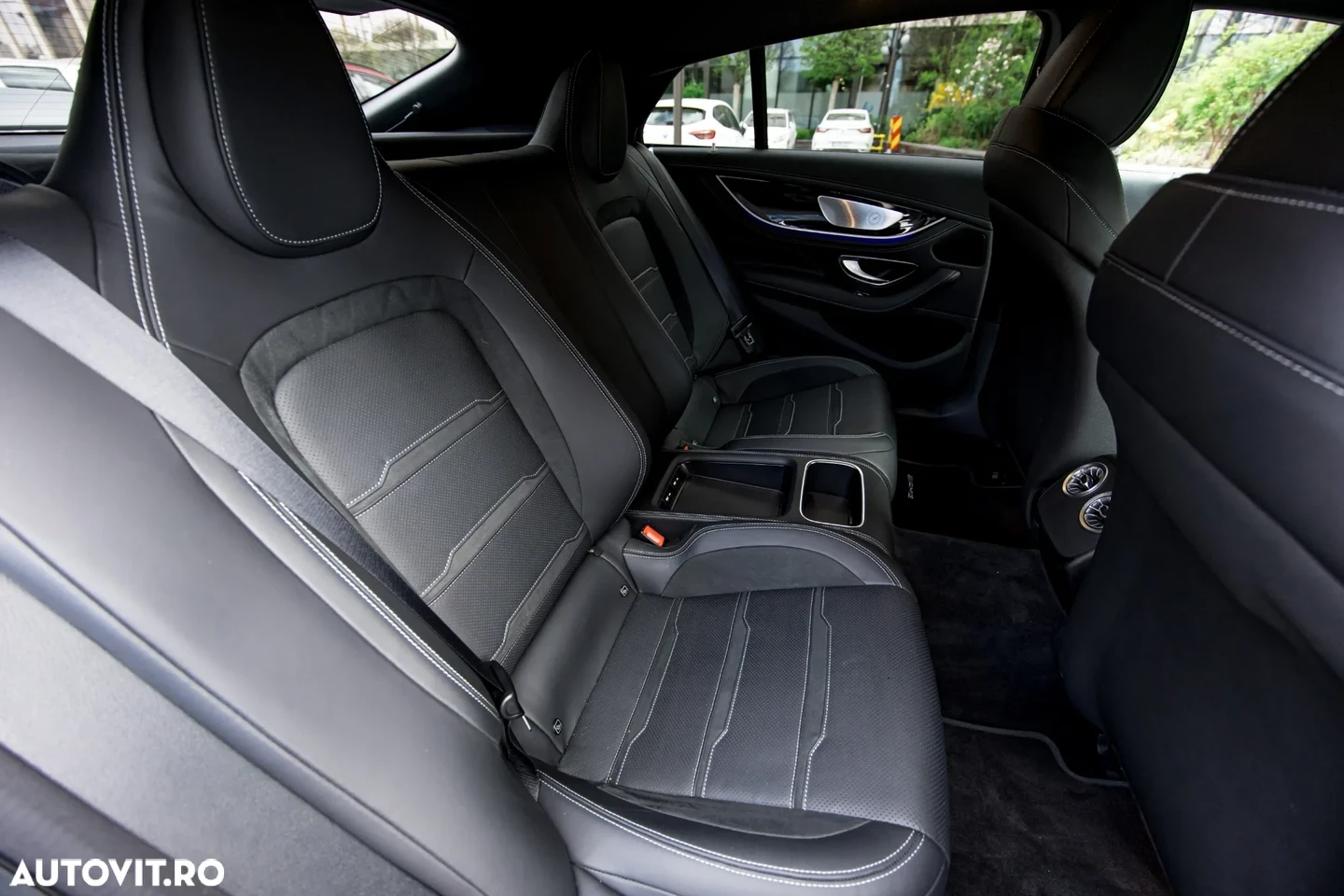 Mercedes-Benz AMG GT 43 4MATIC+ , снимка 8 - Автомобили и джипове - 54331107