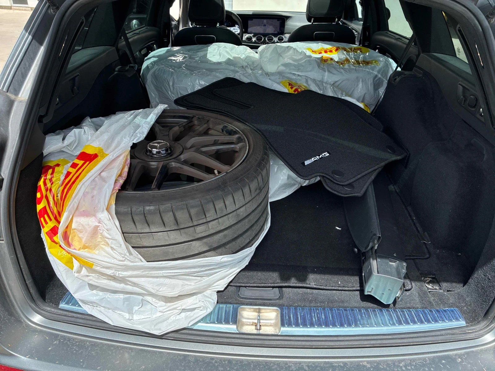 Mercedes-Benz E 63 AMG S * 4MATIC * ПОДГРЕВ * ПАНОРАМА * CARFAX, снимка 10 - Автомобили и джипове - 54626247