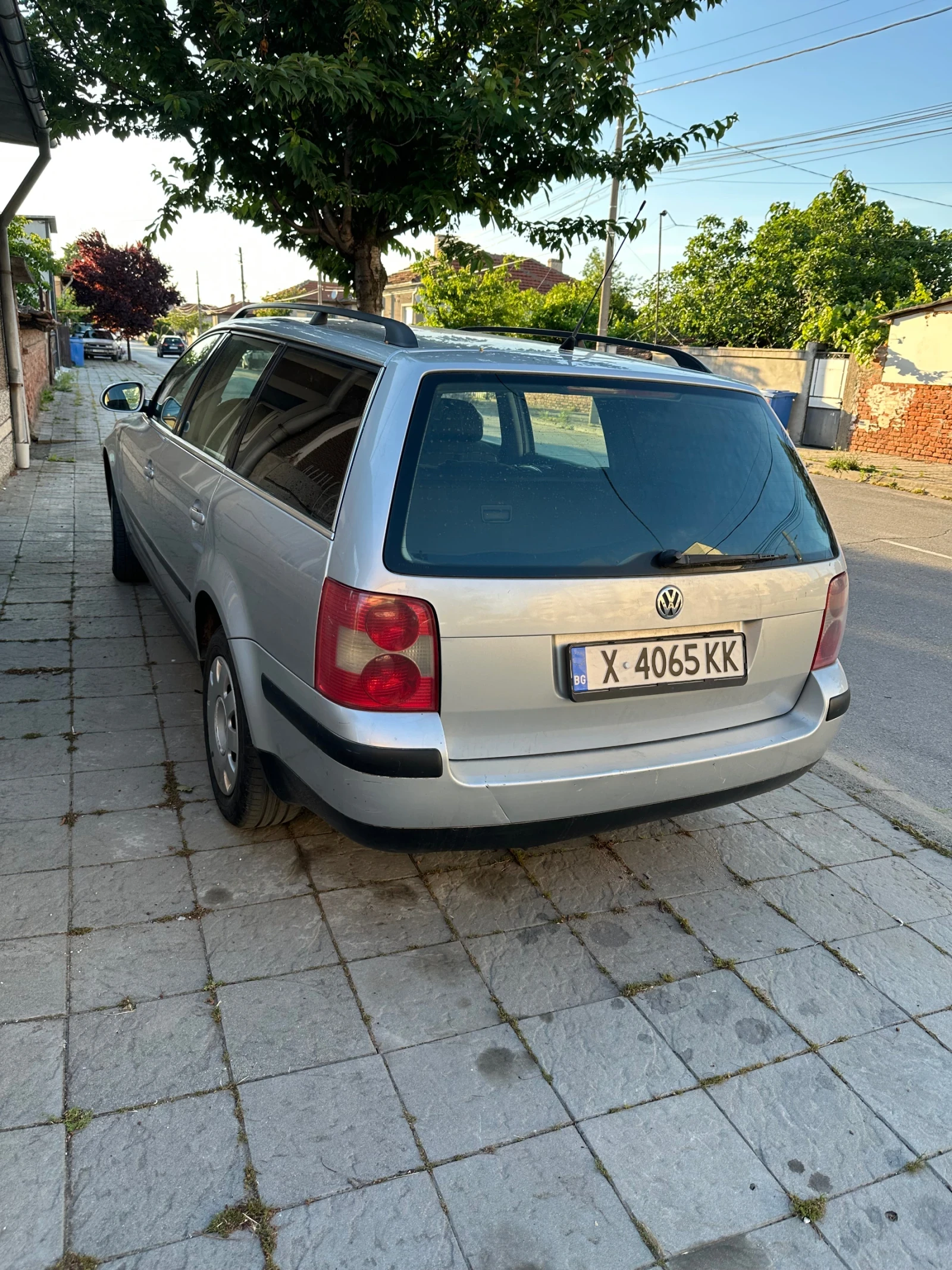 VW Passat 1.9, снимка 2 - Автомобили и джипове - 54715423
