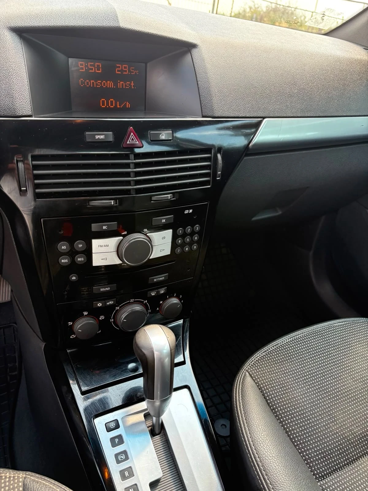 Opel Astra, снимка 7 - Автомобили и джипове - 55270746