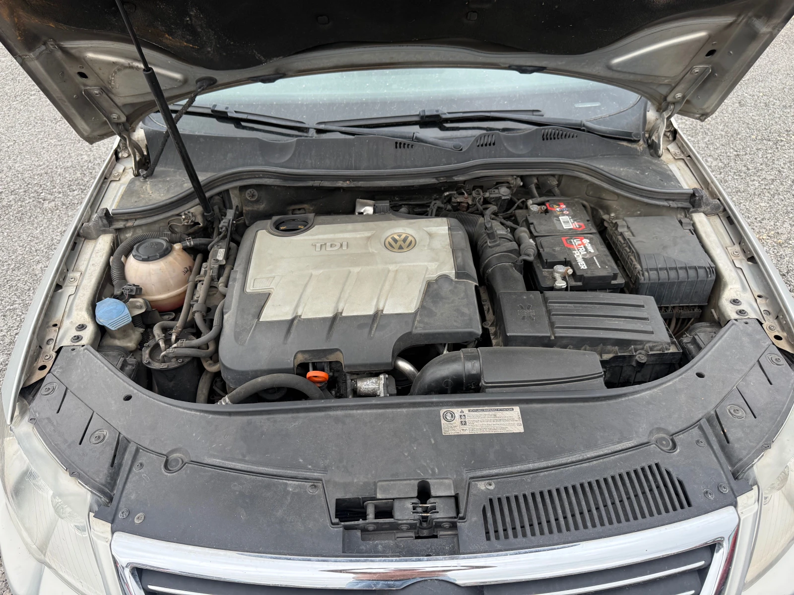 VW Passat 2.0TDI, снимка 16 - Автомобили и джипове - 55376787