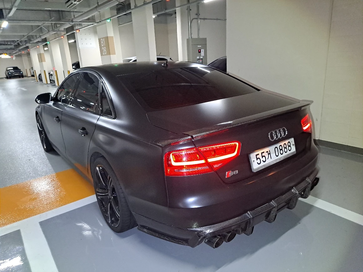 Audi S8 SOFT-CLOSE* ОБДУХ* МАСАЖ* 360* B&O* CARBON* КРАЙНА, снимка 6 - Автомобили и джипове - 55376785