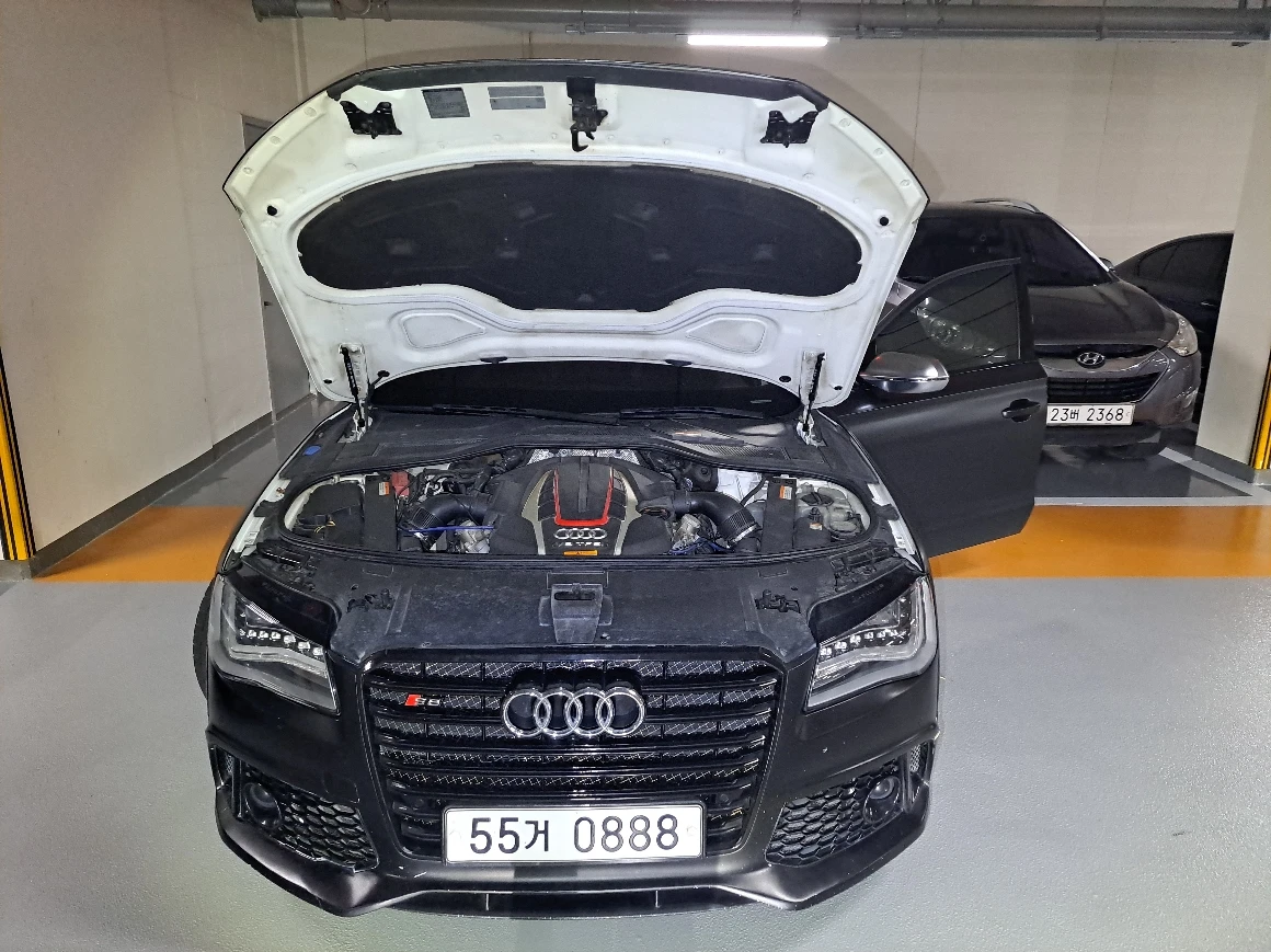 Audi S8 SOFT-CLOSE* ОБДУХ* МАСАЖ* 360* B&O* CARBON* КРАЙНА, снимка 13 - Автомобили и джипове - 55376785