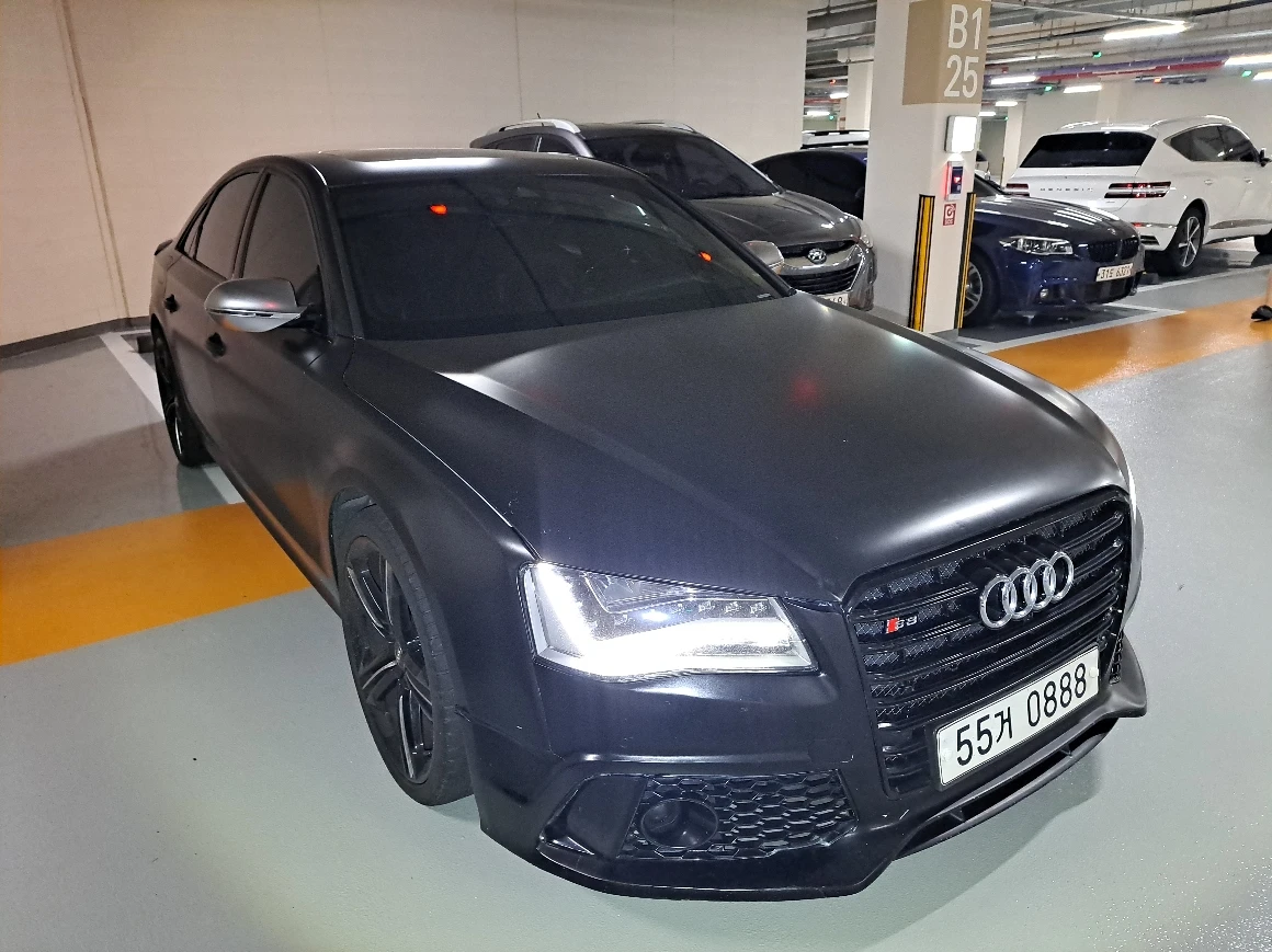 Audi S8 SOFT-CLOSE* ОБДУХ* МАСАЖ* 360* B&O* CARBON* КРАЙНА, снимка 3 - Автомобили и джипове - 55376785