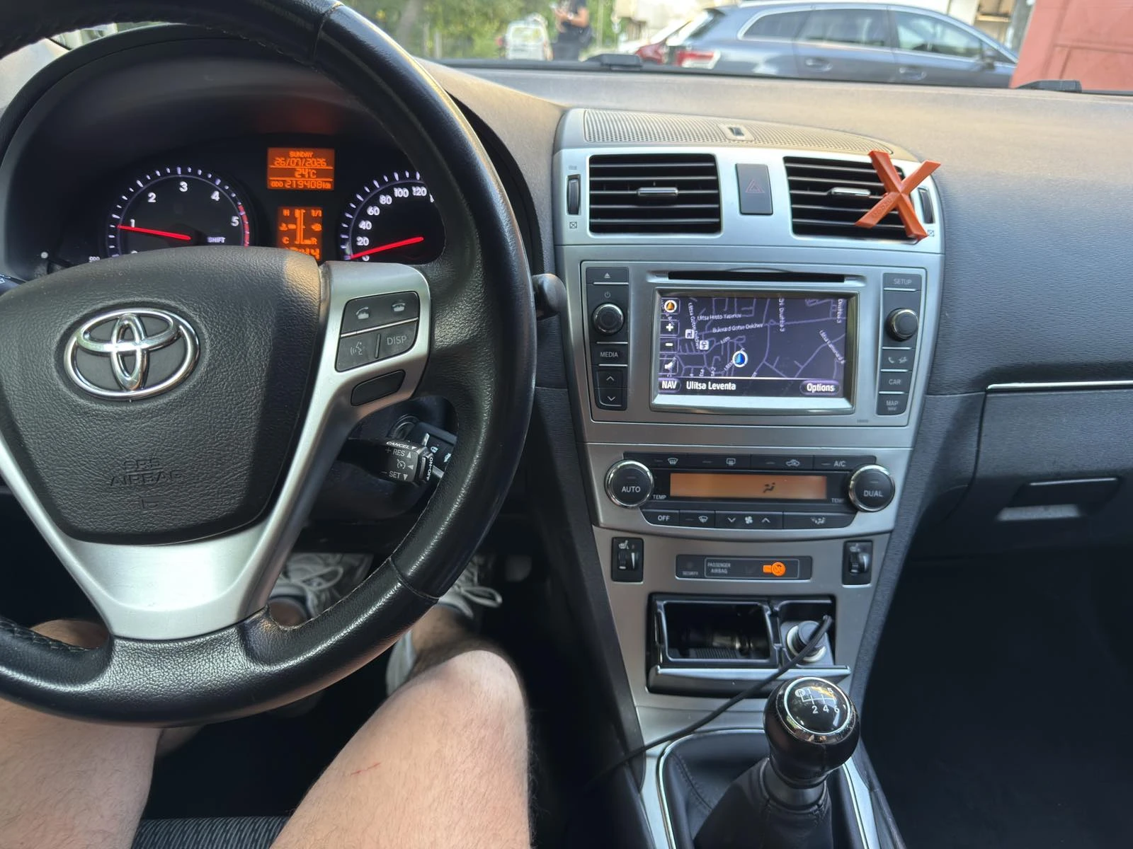 Toyota Avensis 2.2 d4d, снимка 8 - Автомобили и джипове - 55425294