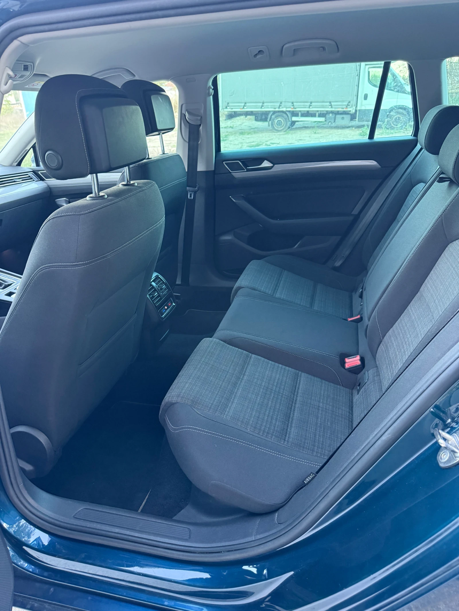 VW Passat B8.5 Facelift, снимка 9 - Автомобили и джипове - 56133096