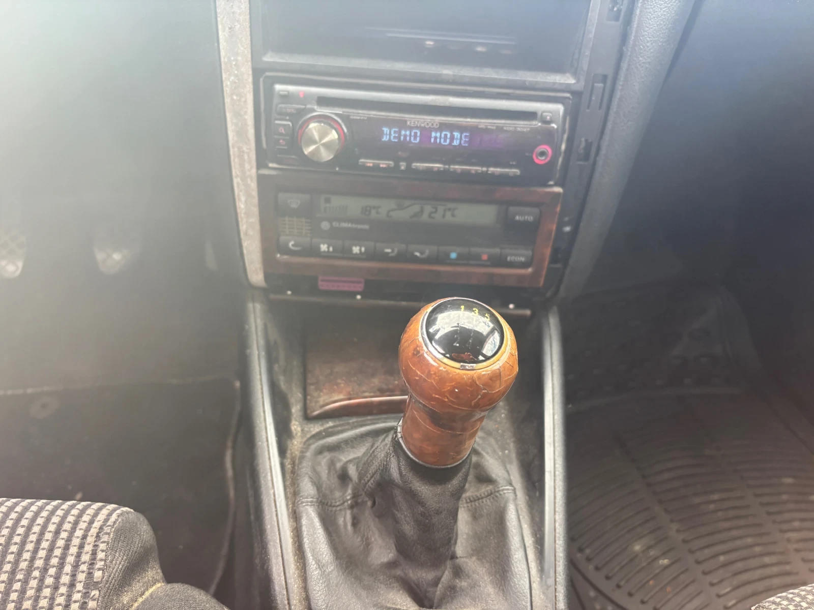 VW Bora 1.6 , снимка 10 - Автомобили и джипове - 56252399