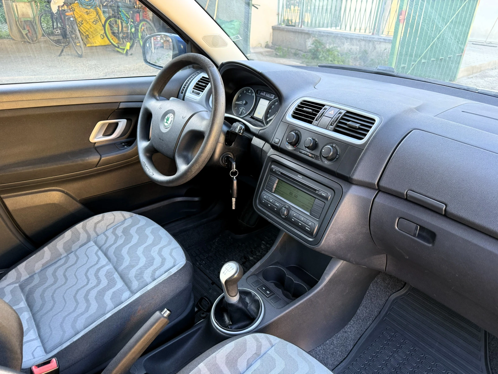 Skoda Fabia 1.2 i HTP 12V 69 �.�. | Mobile.bg � ����������� 13
