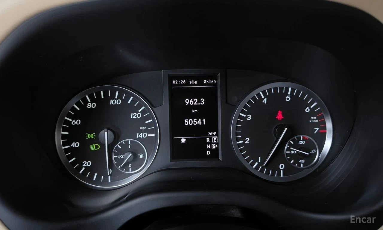 Mercedes-Benz V 300, снимка 8 - Автомобили и джипове - 56689683