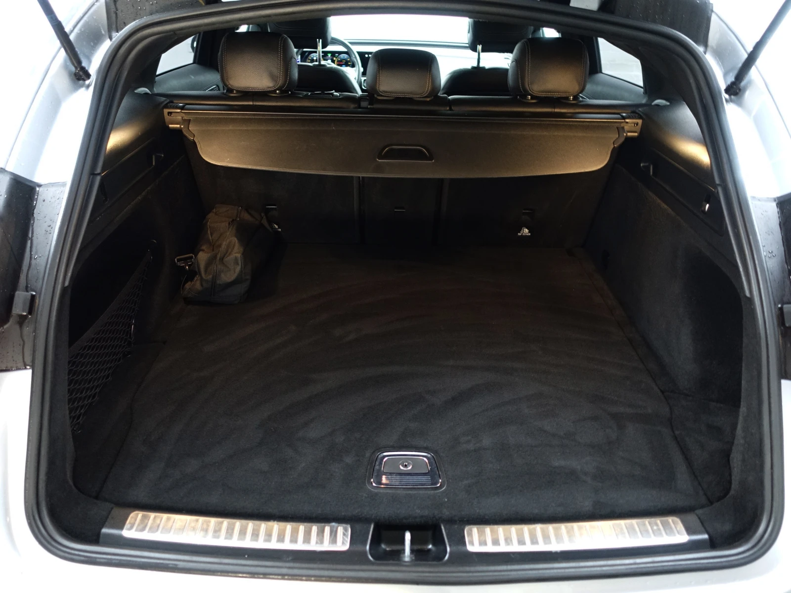 Mercedes-Benz EQC  400 AMG Line Лизинг без първоначална вноска  - изображение 8