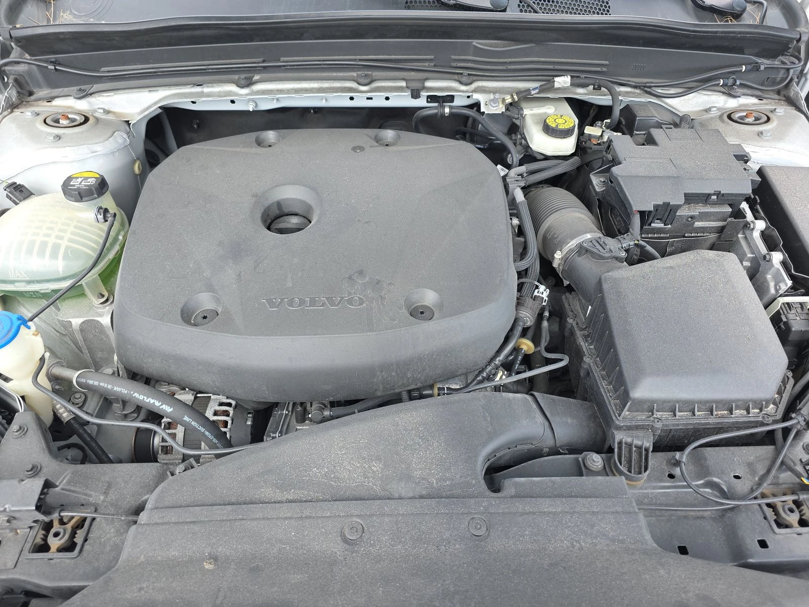 Volvo XC40 T4 R-Design, снимка 16 - Автомобили и джипове - 53728790