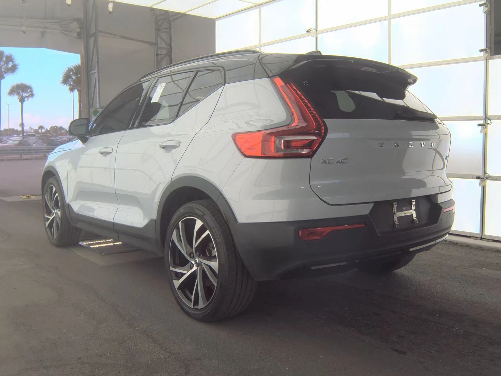Volvo XC40 T4 R-Design - изображение 6