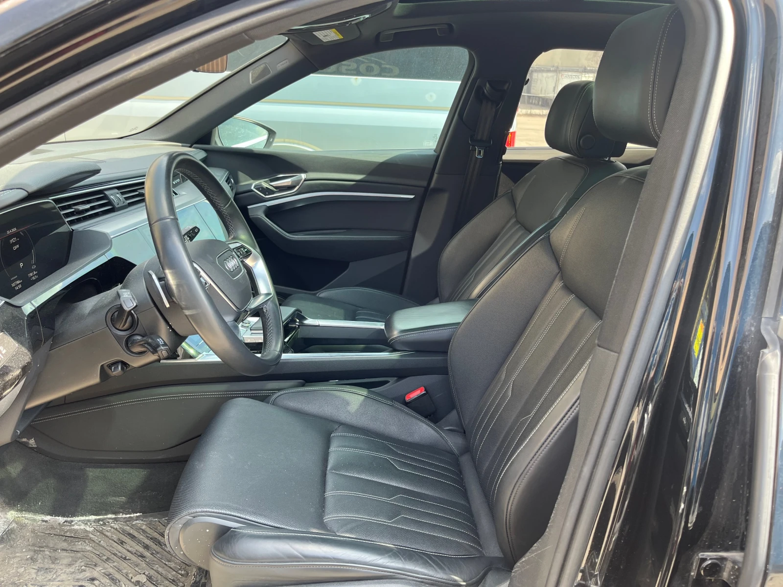 Audi Q8 E-Tron Premium Quattro, снимка 8 - Автомобили и джипове - 54184990