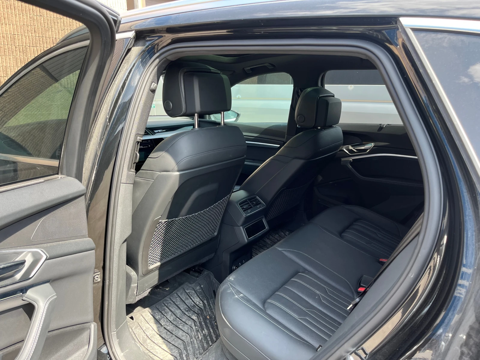 Audi Q8 E-Tron Premium Quattro, снимка 11 - Автомобили и джипове - 54184990