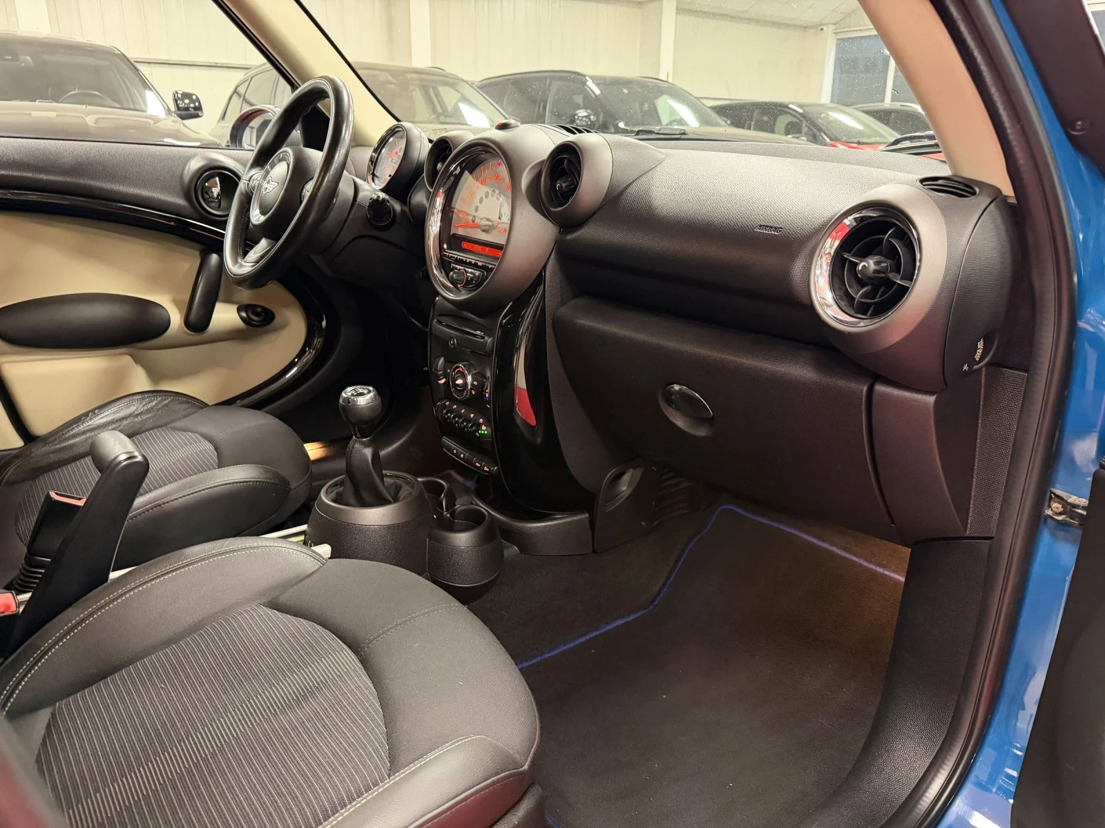 Mini Countryman D | Сменена верига | Обслужен , снимка 12 - Автомобили и джипове - 54805218