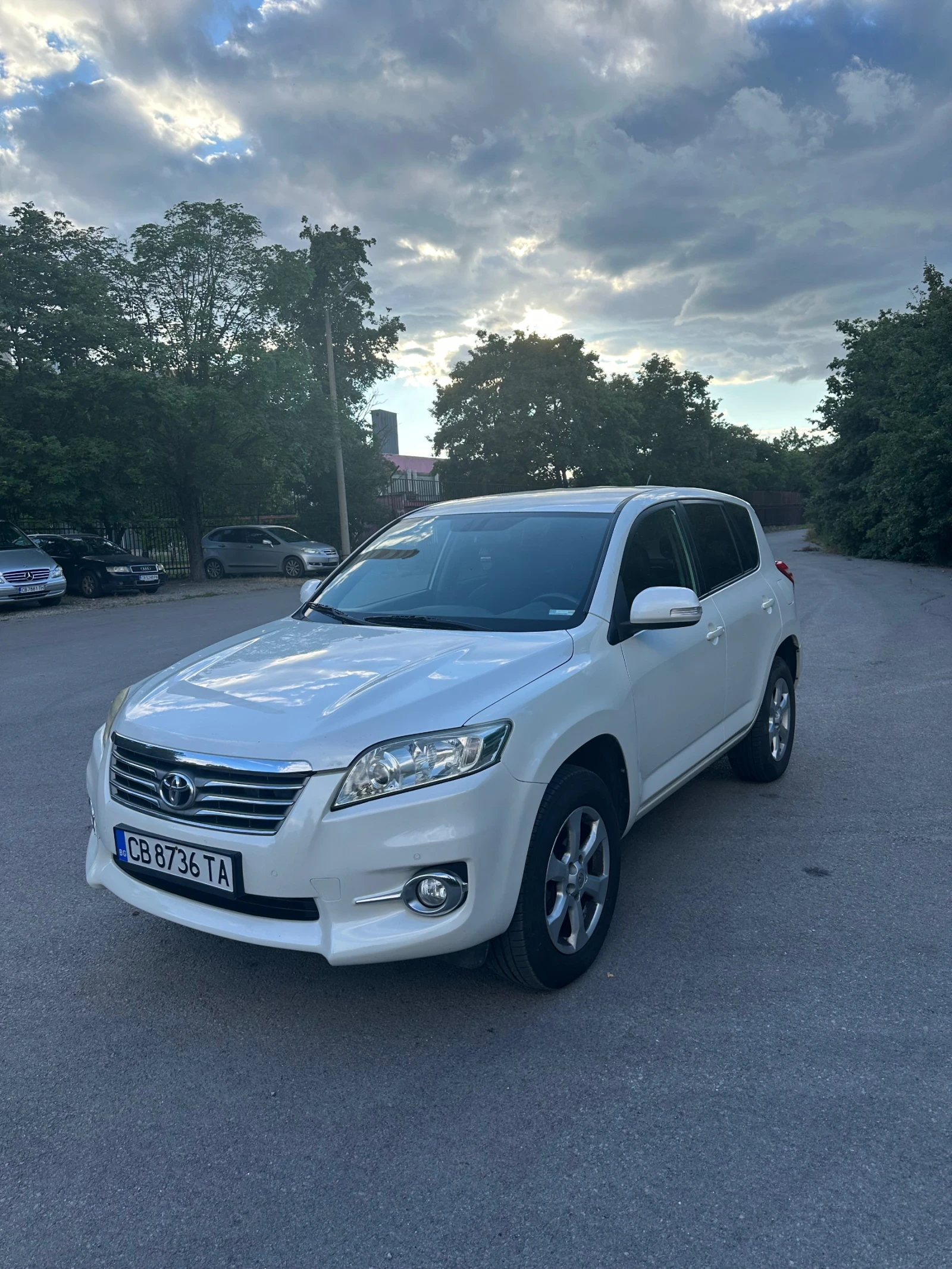 Toyota Rav4, снимка 2 - Автомобили и джипове - 55267711