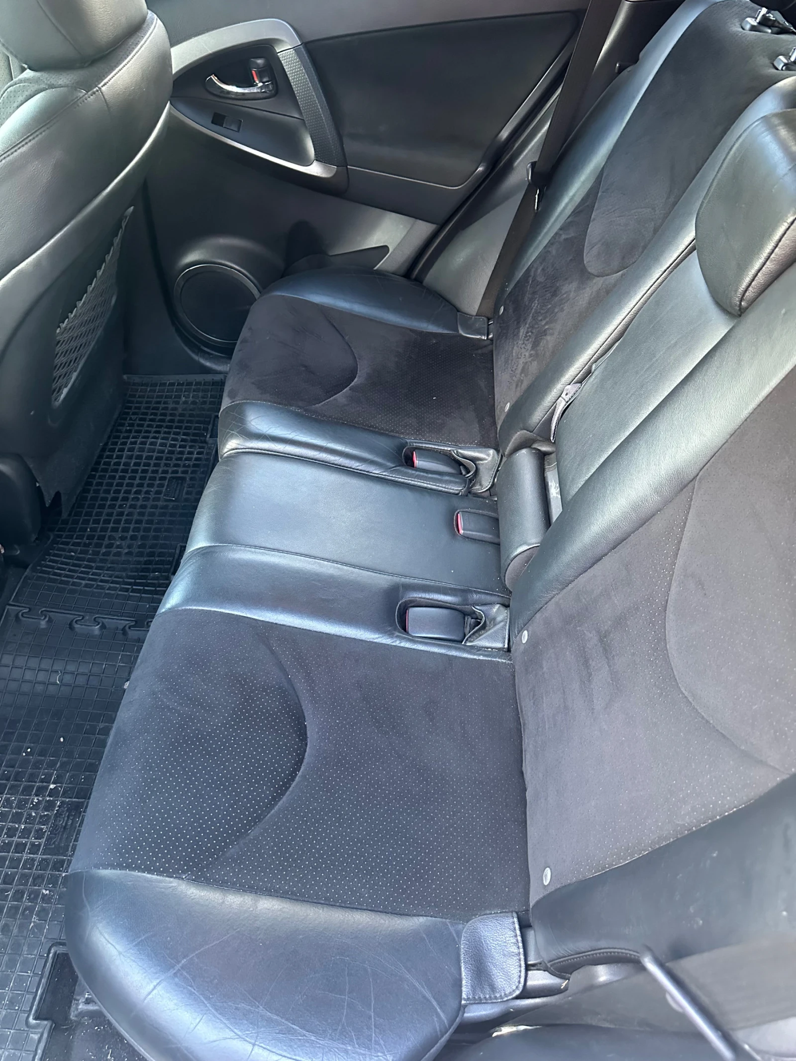 Toyota Rav4, снимка 8 - Автомобили и джипове - 55267711