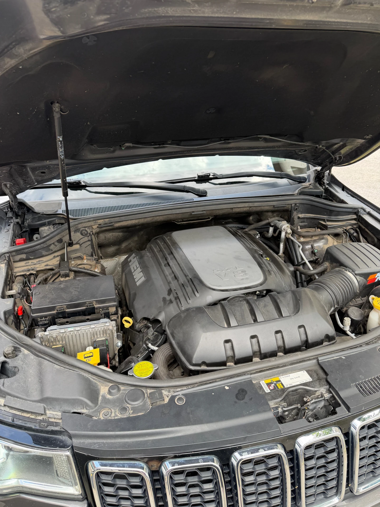 Jeep Grand cherokee 5.7 HEMI WK2, снимка 10 - Автомобили и джипове - 55578521