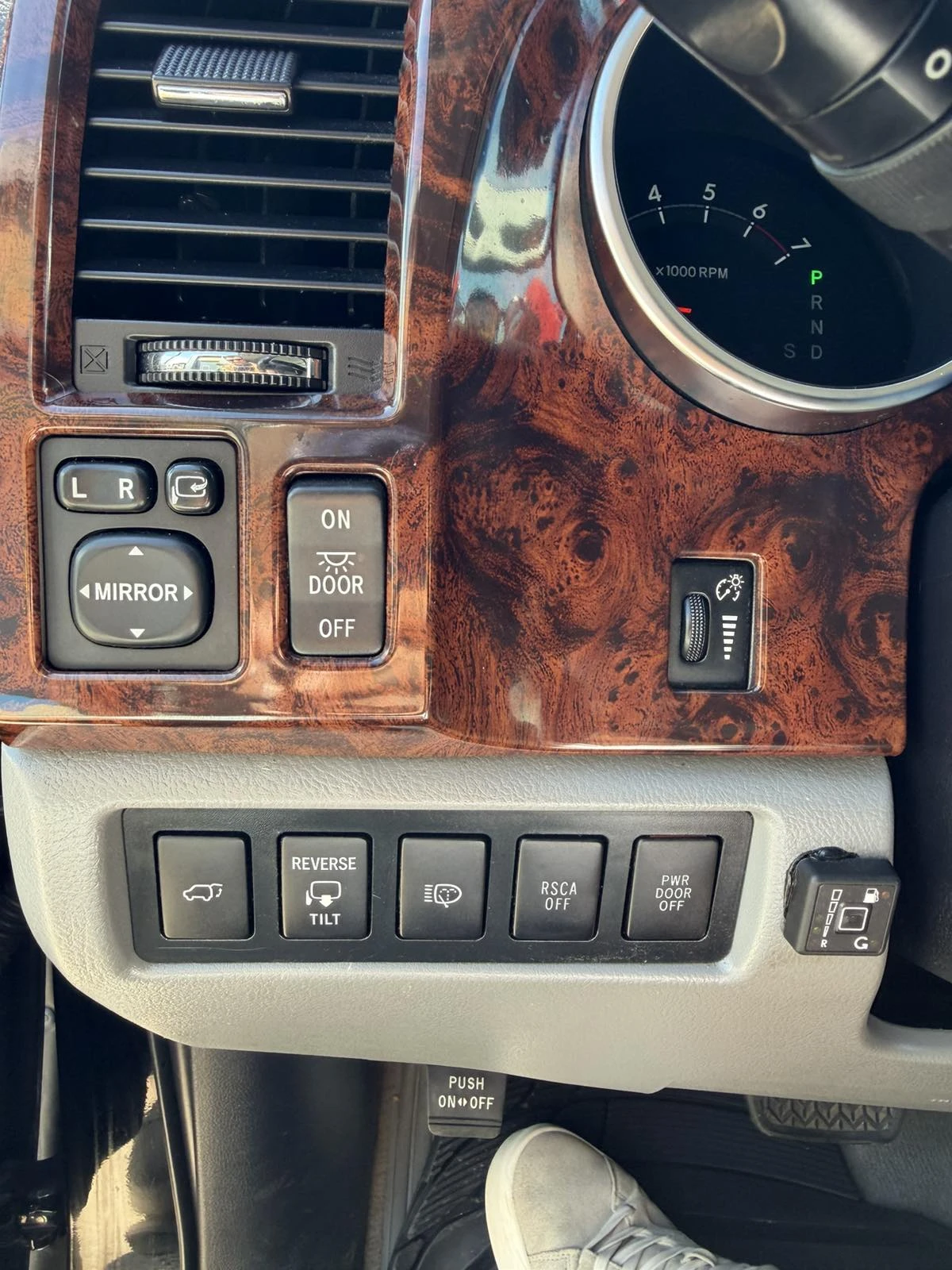 Toyota Sequoia Platinum   ГАЗ, снимка 14 - Автомобили и джипове - 56071796