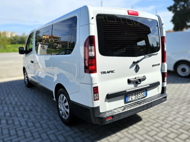 Renault Trafic 9 МЕСТЕН, 2.0 дизел, 145cv  , снимка 2 - Бусове и автобуси - 47419296