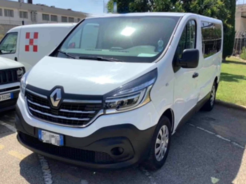 Renault Trafic 9 МЕСТЕН, 2.0 дизел, 145cv  , снимка 1 - Бусове и автобуси - 47419296