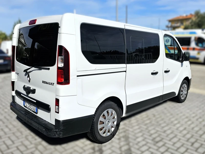 Renault Trafic 9 МЕСТЕН, 2.0 дизел, 145cv  , снимка 6 - Бусове и автобуси - 47419296