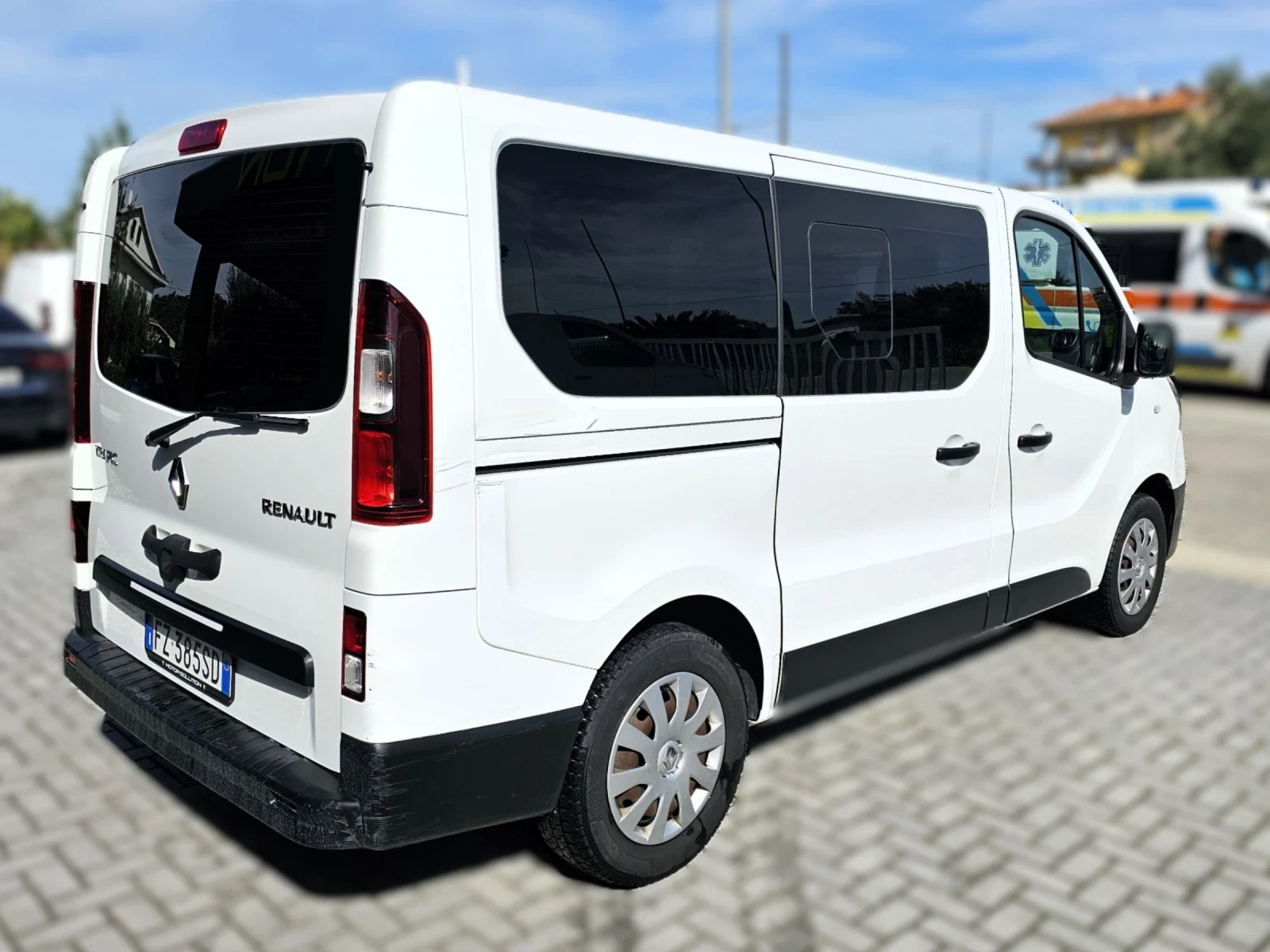 Renault Trafic 9 МЕСТЕН, 2.0 дизел, 145cv   - изображение 6