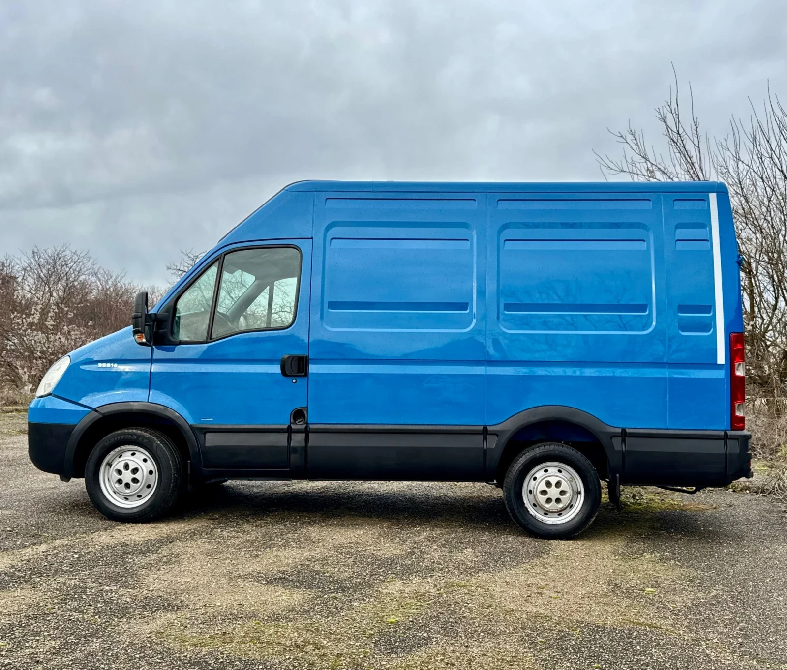 Iveco Daily Климатик* Седалка на Килограми* Сервизна История, снимка 3 - Бусове и автобуси - 53754303