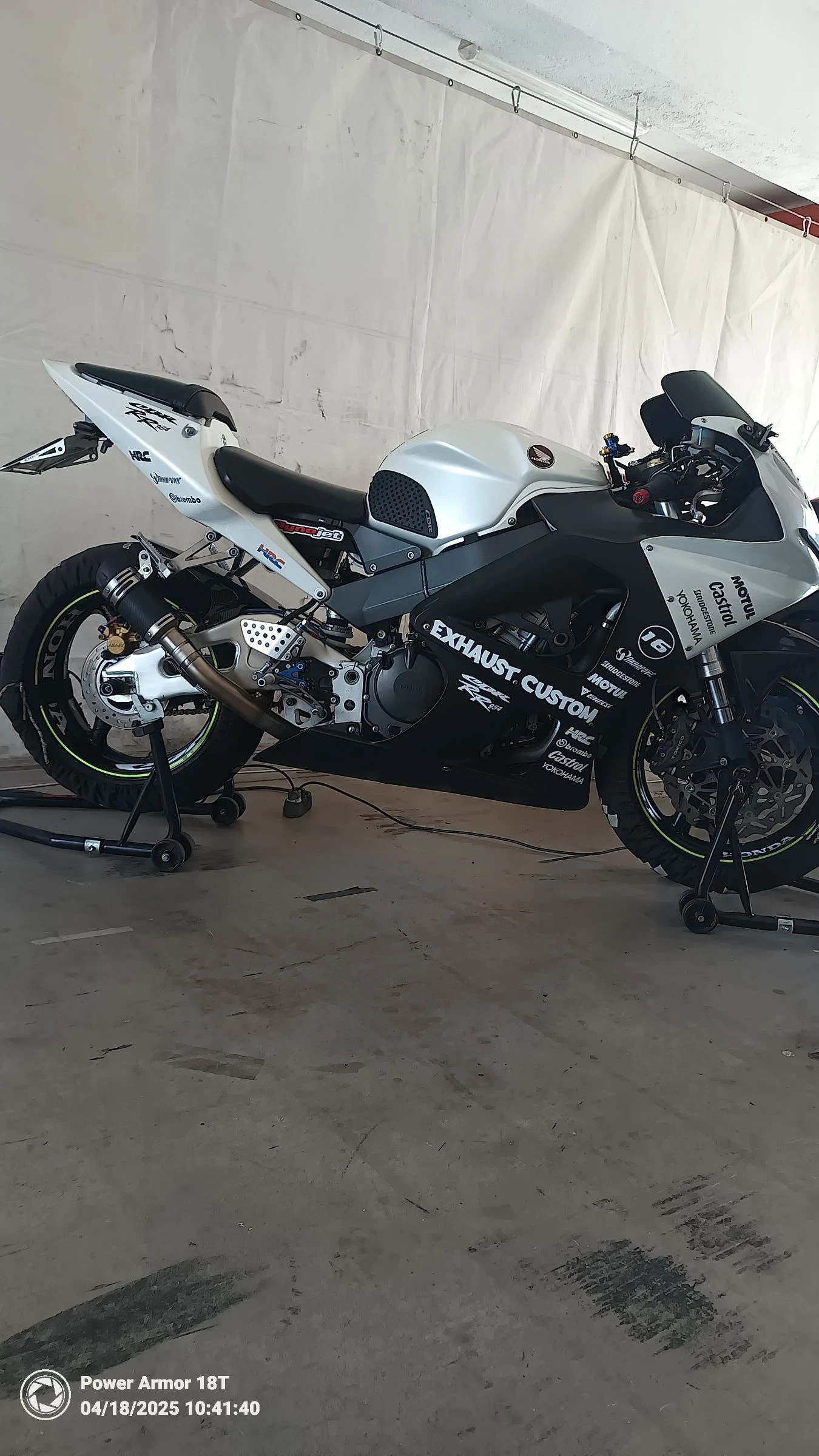 Honda Cbr 954 - изображение 2