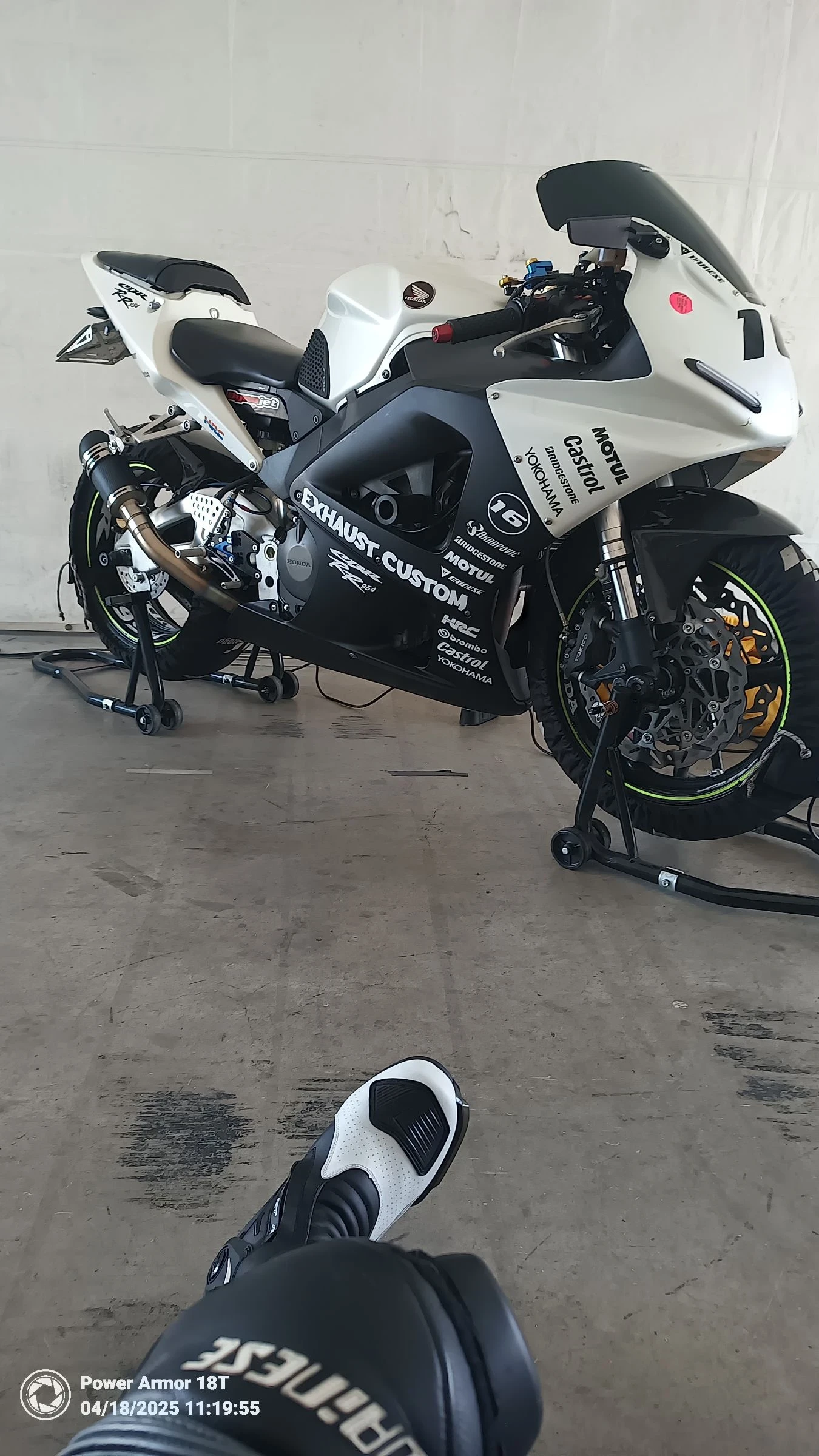 Honda Cbr 954 - изображение 4