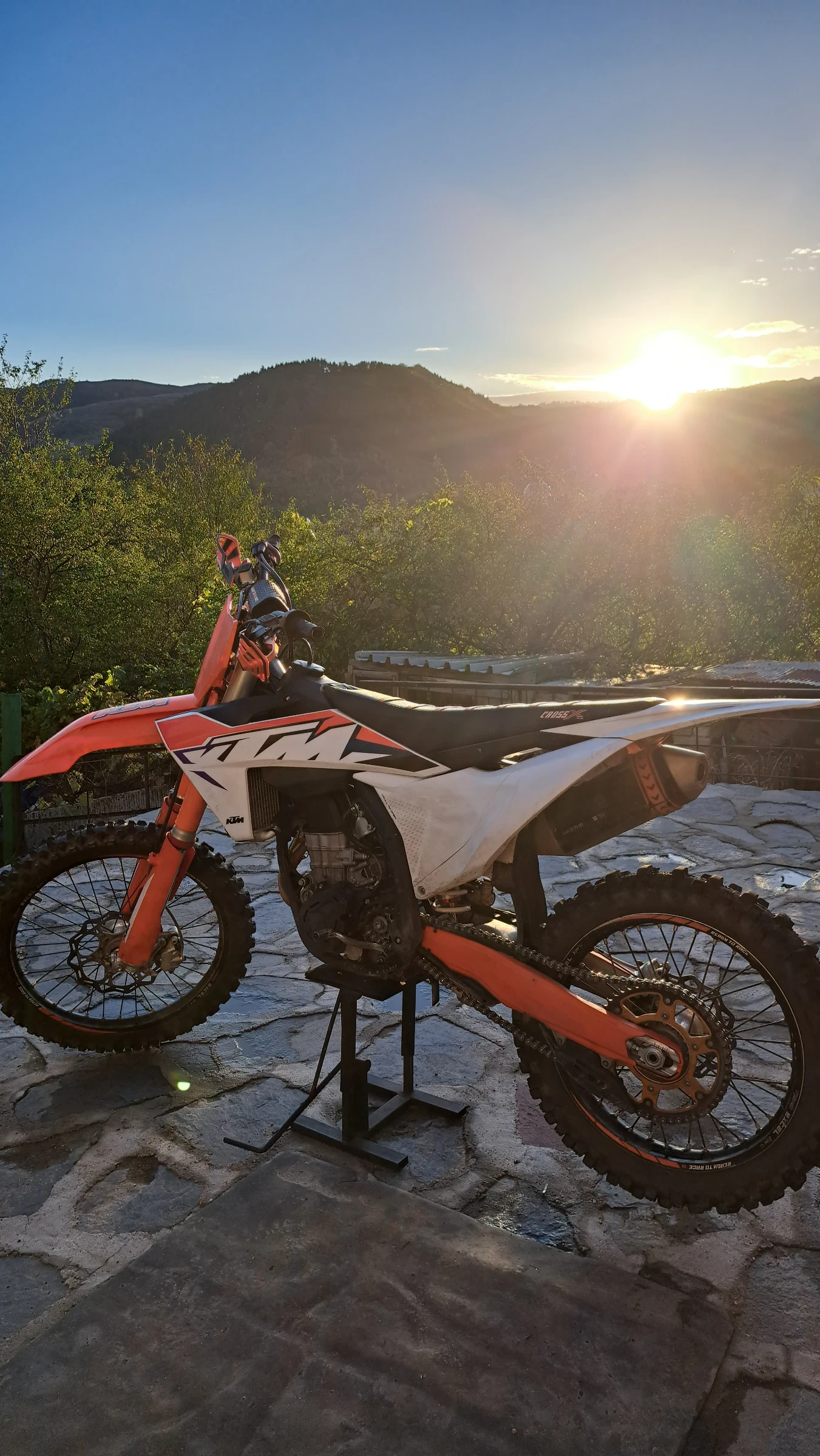 Ktm SX-F Мотора има 5 режима, заключваща предница WP - изображение 2