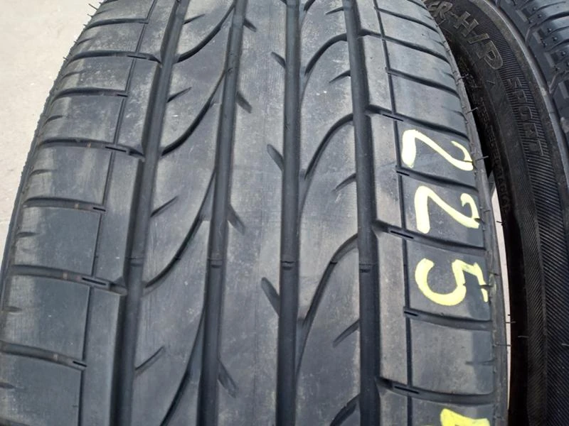 Гуми Летни 225/45R19, снимка 2 - Гуми и джанти - 45649485