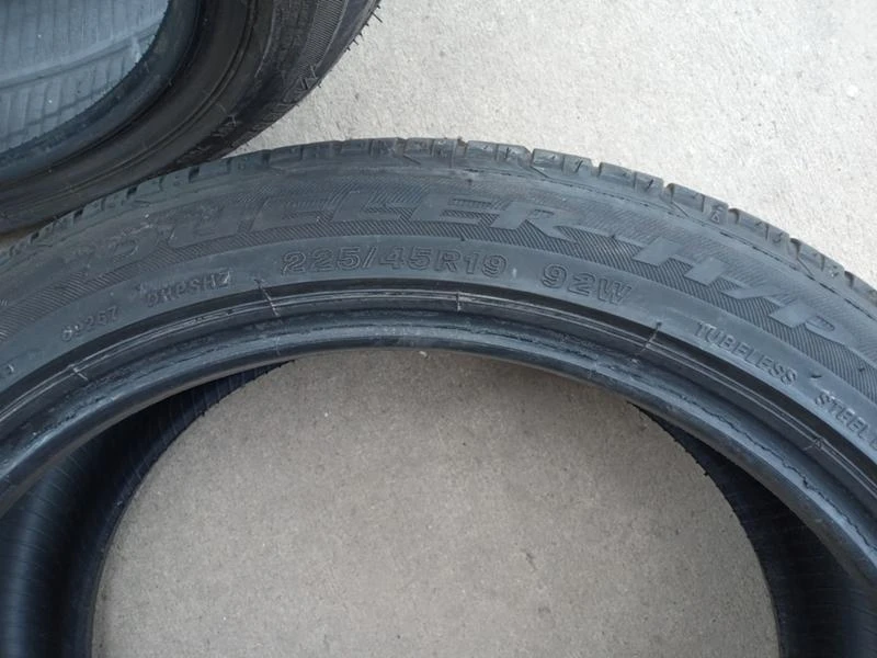 Гуми Летни 225/45R19, снимка 7 - Гуми и джанти - 45649485