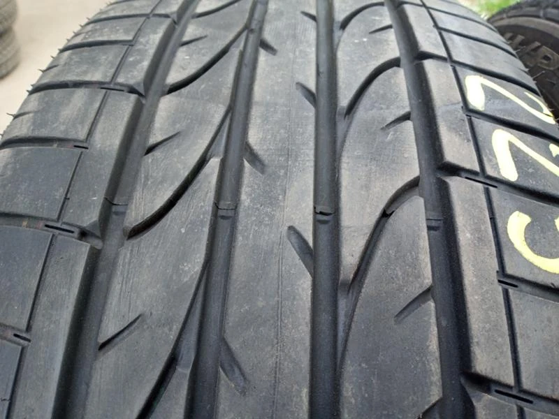 Гуми Летни 225/45R19, снимка 4 - Гуми и джанти - 45649485