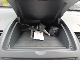 Nissan Note 1.6 tekna Automatic, снимка 15