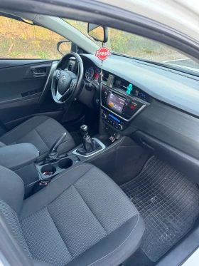 Toyota Auris 2.0 D4D keyless go  камера , снимка 11