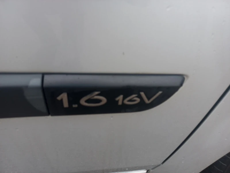 Renault Scenic 1.6, снимка 2 - Автомобили и джипове - 48725195