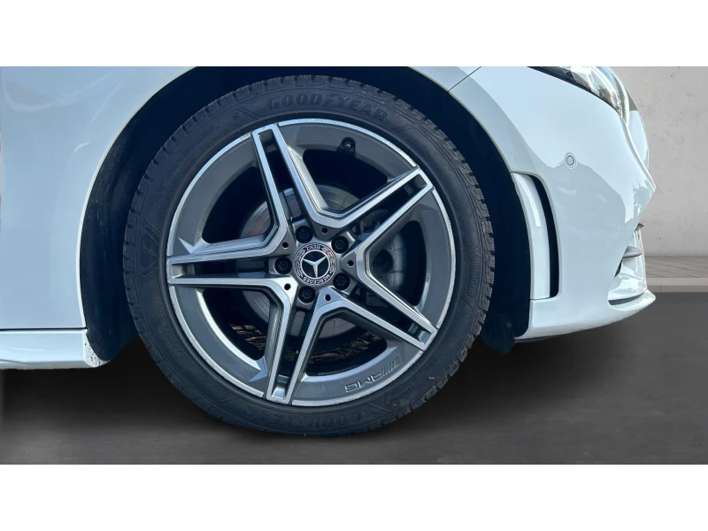 Mercedes-Benz A 180 Месечна вноска от 520 лв., снимка 16 - Автомобили и джипове - 51670583