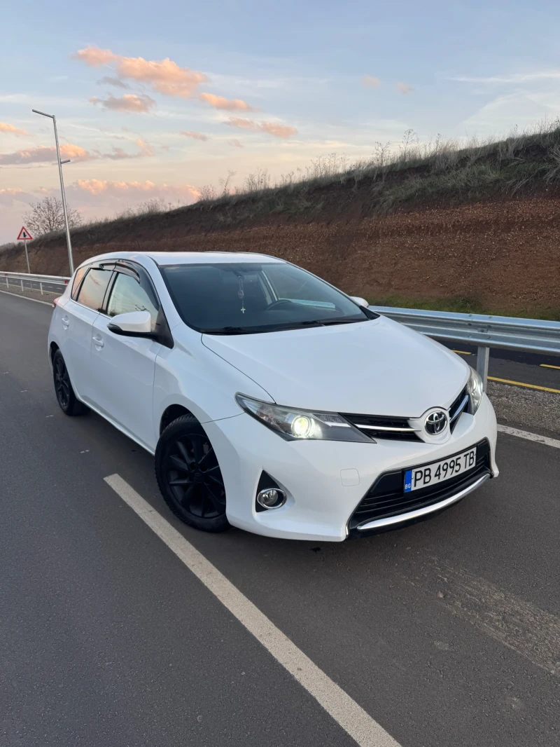 Toyota Auris 2.0 D4D keyless go  камера , снимка 2 - Автомобили и джипове - 52547399
