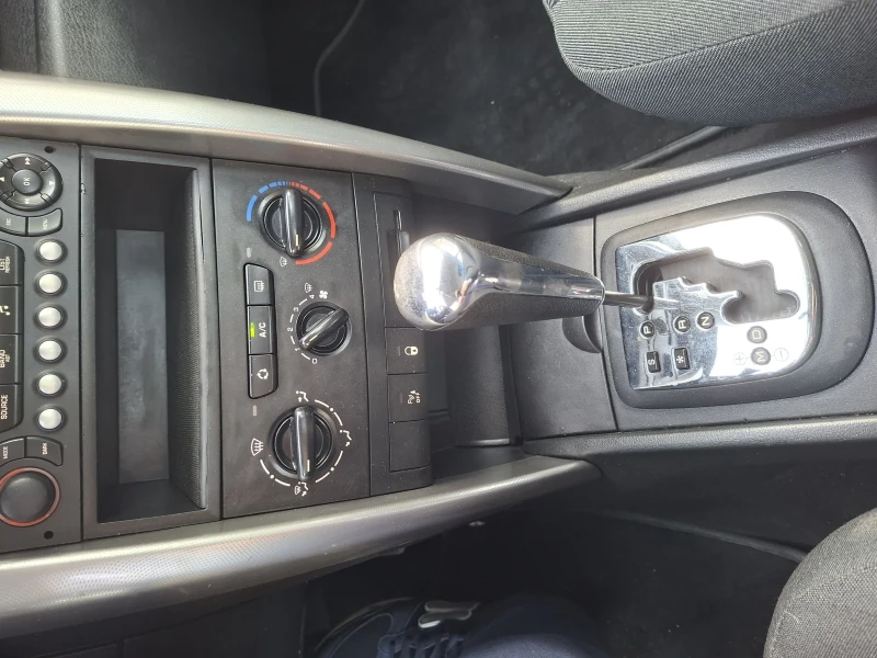 Peugeot 207, снимка 4 - Автомобили и джипове - 52724201