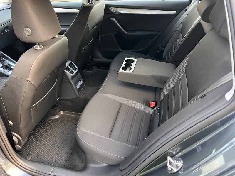 Skoda Octavia SELECTION+ /2.0TDI/150к.с./6АТ, снимка 10 - Автомобили и джипове - 52827411