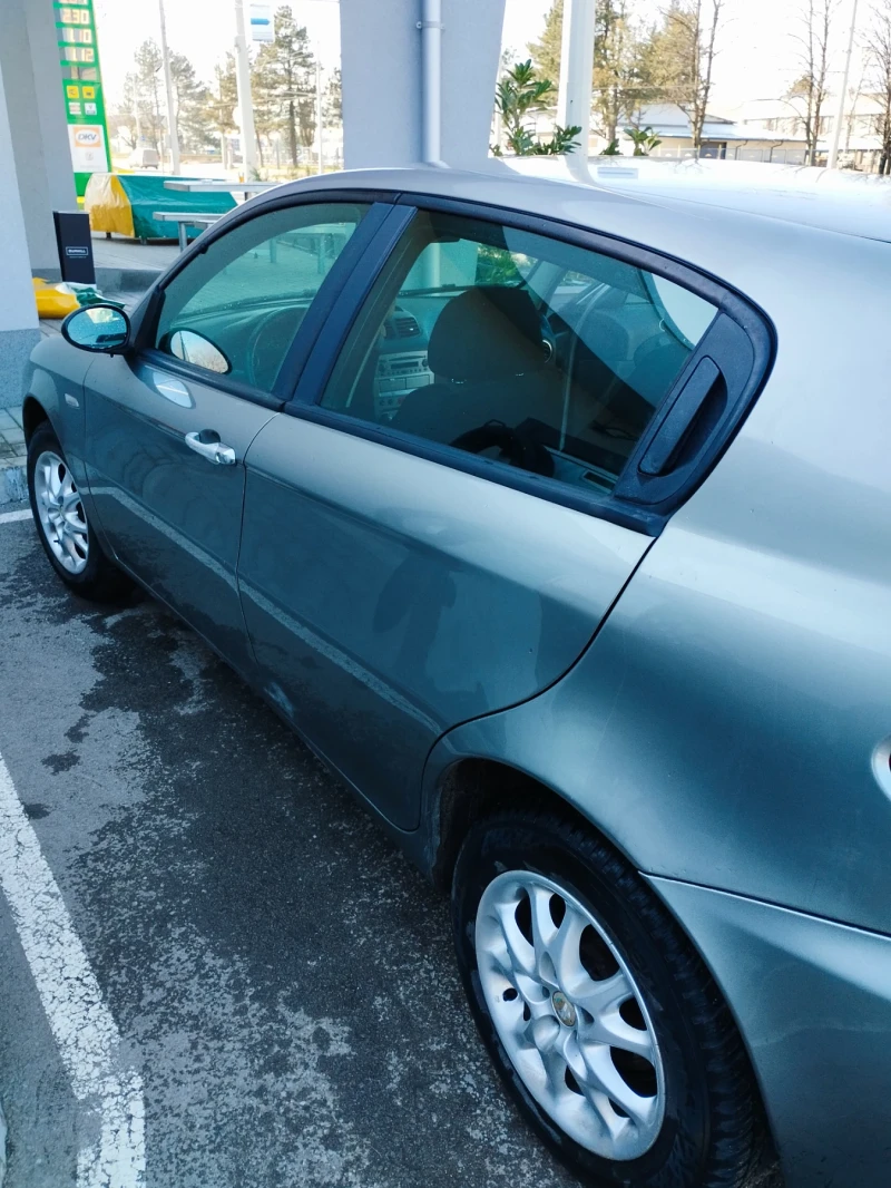 Alfa Romeo 147 JTDm, снимка 5 - Автомобили и джипове - 52935578