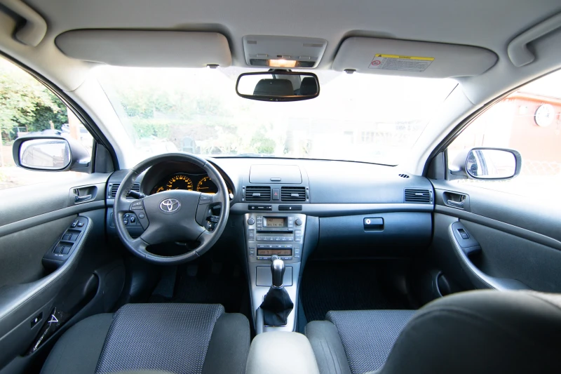 Toyota Avensis, снимка 3 - Автомобили и джипове - 53054311