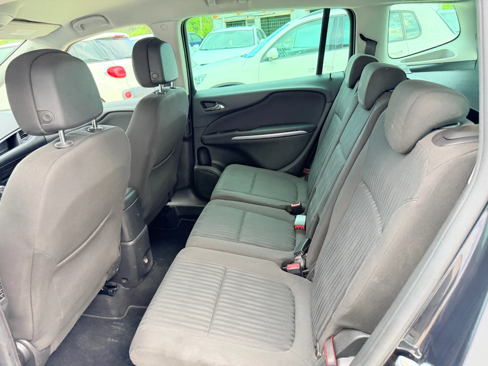 Opel Zafira 1.6i Turbo-EcoM* Navi* 7mesta UNIKAT* , снимка 7 - Автомобили и джипове - 46616615