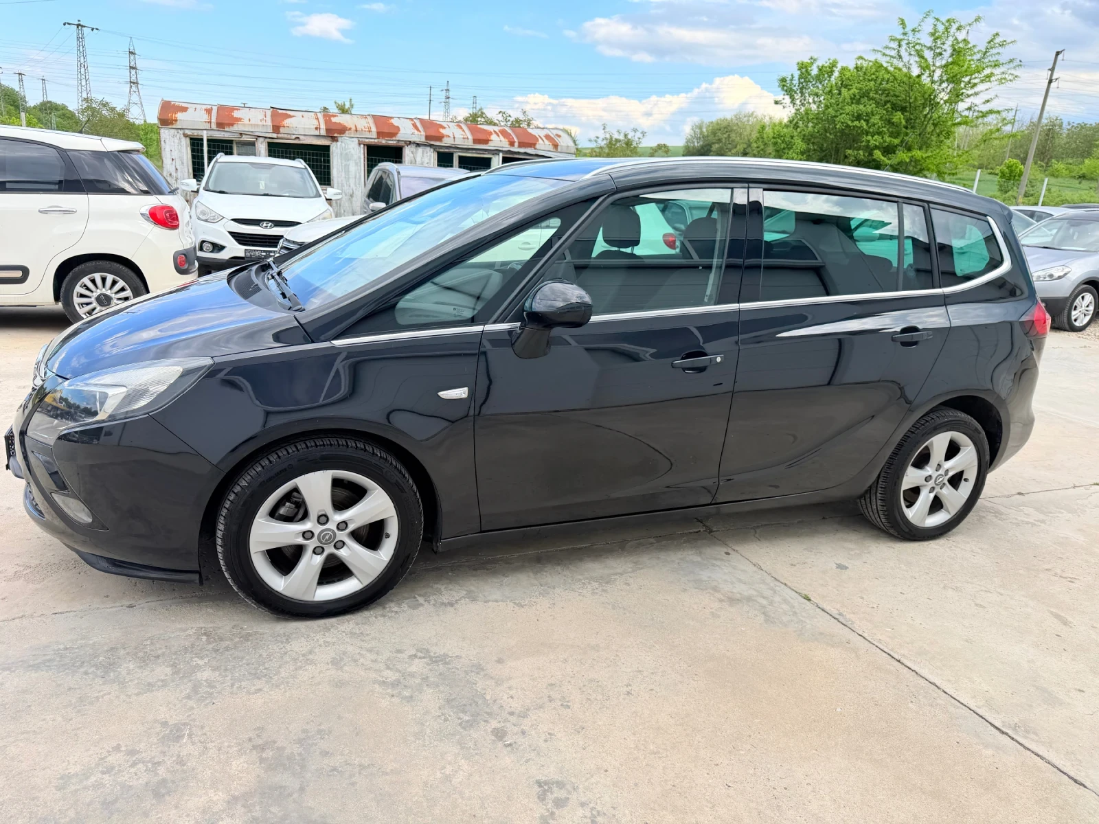 Opel Zafira 1.6i Turbo-EcoM* Navi* 7mesta UNIKAT* , снимка 3 - Автомобили и джипове - 46616615