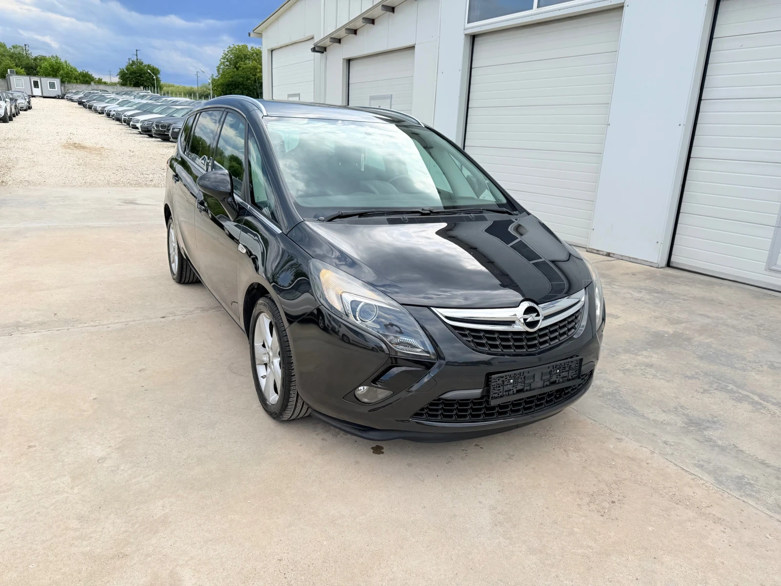 Opel Zafira 1.6i Turbo-EcoM* Navi* 7mesta UNIKAT* , снимка 11 - Автомобили и джипове - 46616615