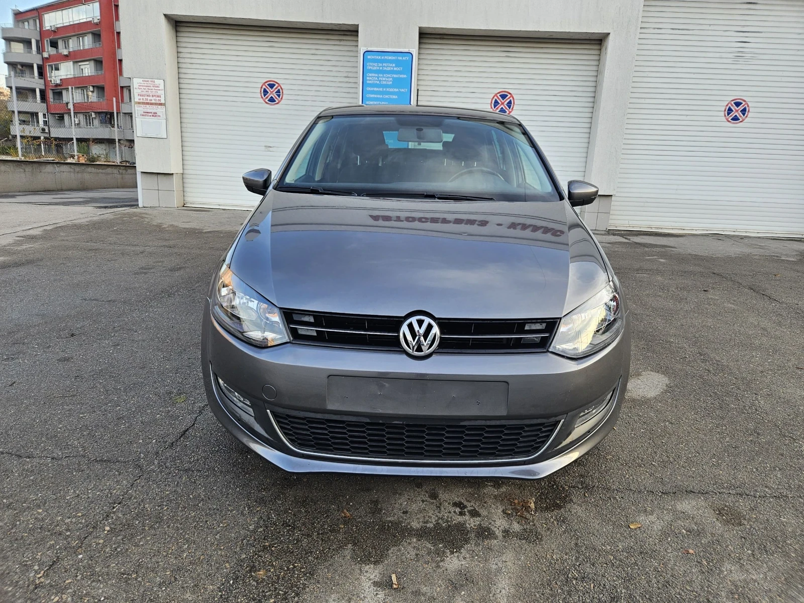 VW Polo 1.6TDI/90КС/АВТОМАТИК/НАВИГАЦИЯ/ОБСЛУЖЕН/ - изображение 3