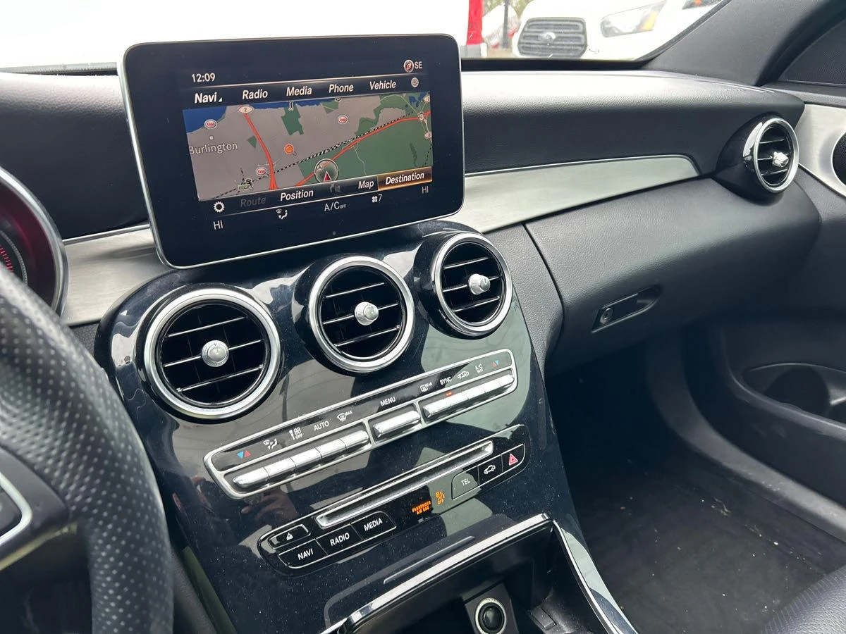 Mercedes-Benz C 300 * CARFAX* ОПЦИЯ ЗА ФИНАНСИРАНЕ*  - изображение 10