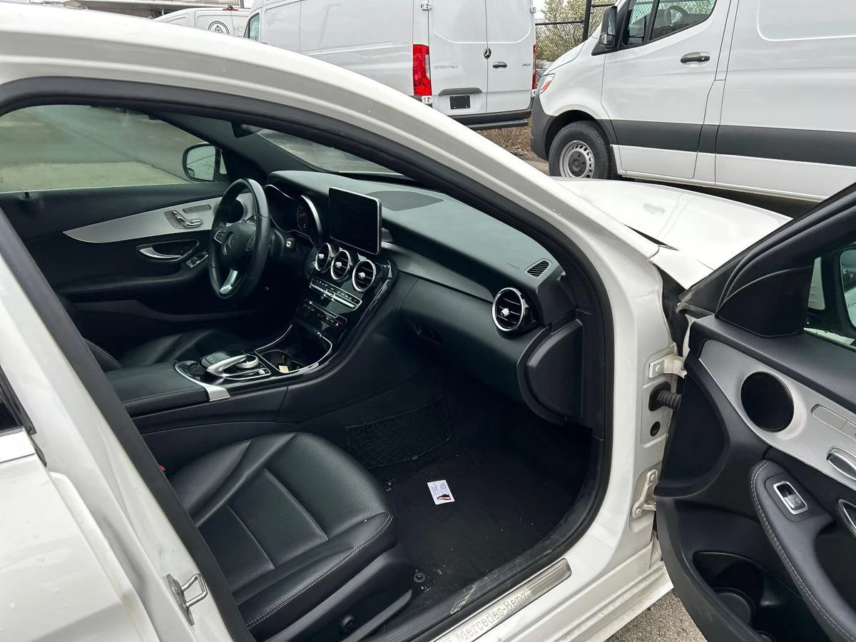 Mercedes-Benz C 300 * CARFAX* ОПЦИЯ ЗА ФИНАНСИРАНЕ*  - изображение 6