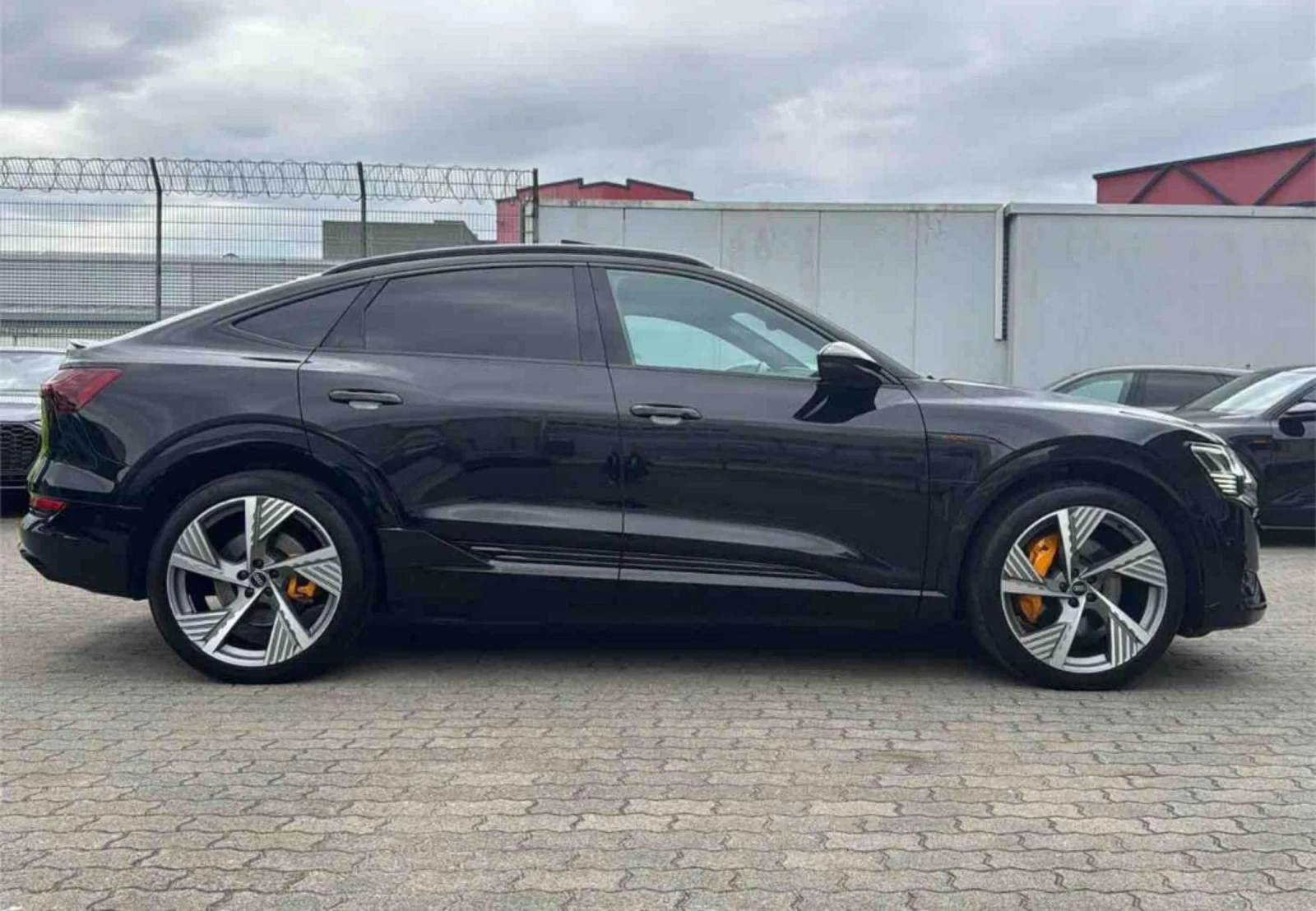 Audi E-Tron Quatro/Sportback/Black Edition/Pano/360* /B&O - изображение 7